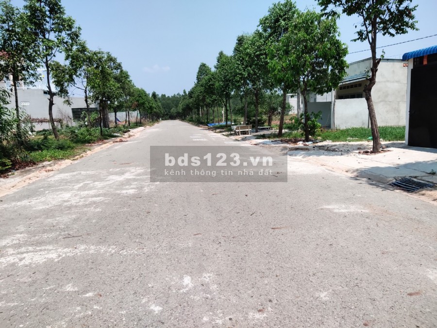 Chính chủ chuyển đi tôi cần bán gấp nhà 2 lầu cực đẹp giá đầu tư, ngay kcn