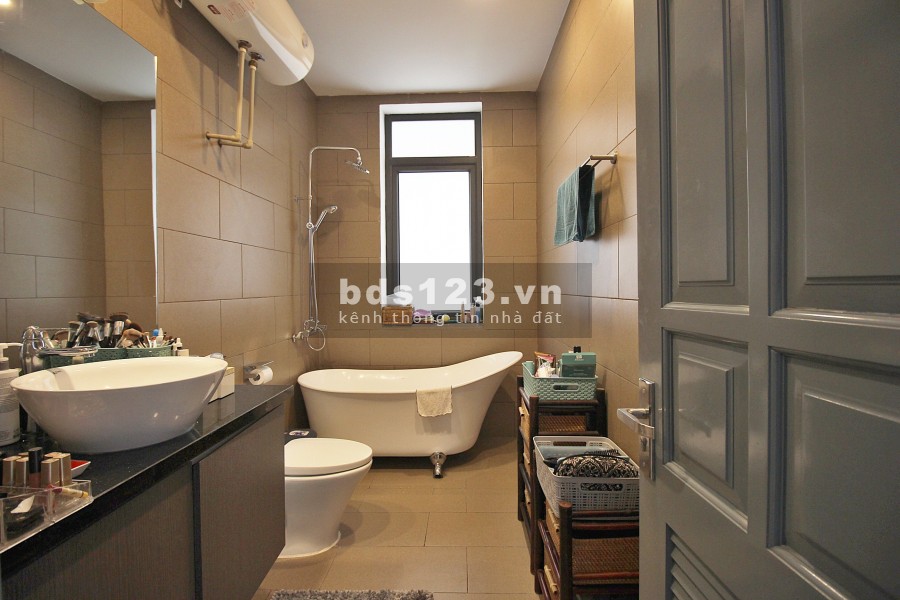 Bán căn góc T7 Ciputra, 230m2 - 5 ngủ đường to đậu 6 ô tô,…
