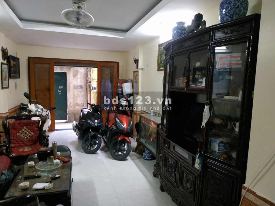 BÁN NHÀ TRUNG TÂM QUẬN CẦU GIẤY – GIÁ 4.95 TỶ