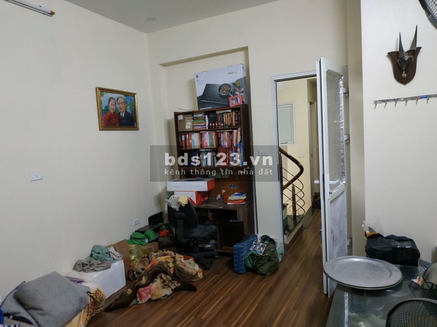 BÁN NHÀ TRUNG TÂM QUẬN CẦU GIẤY – GIÁ 4.95 TỶ