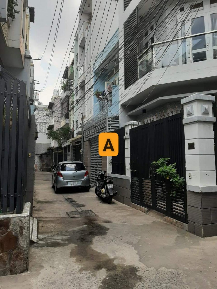 Nhà HXH Tân Phú gần mặt tiền 4,4 x 13m giá mềm