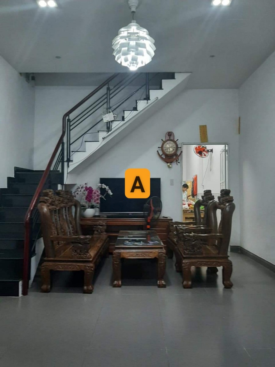 Nhà HXH Tân Phú gần mặt tiền 4,4 x 13m giá mềm