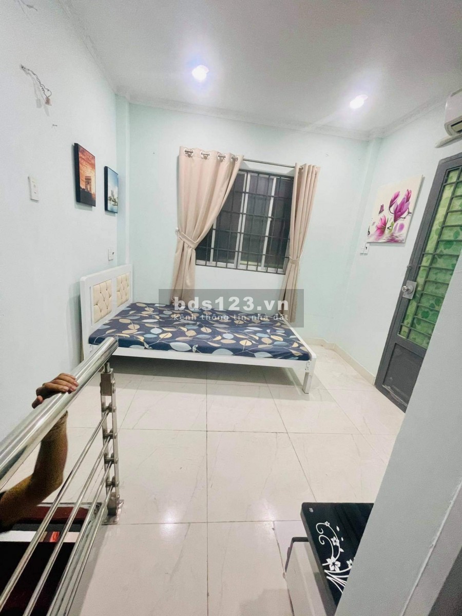 Bán nhà Nguyễn Văn Cừ Quận 1, 4 tầng hẻm 3m giá chỉ 2.7 tỉ