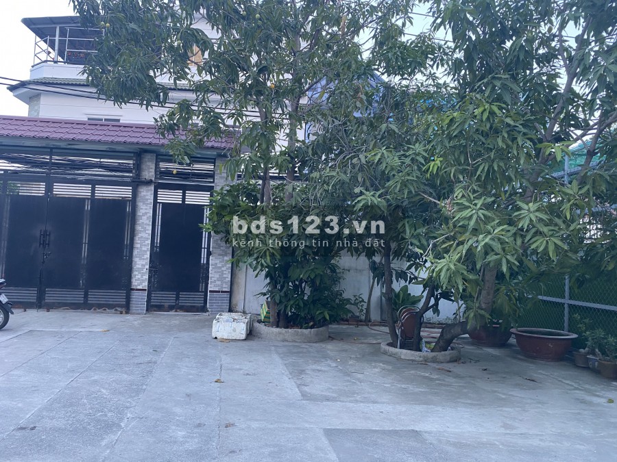 Bán nền đất 2 mặt tiền đường số 49, P Hiệp Bình Chánh. TP Thủ Đức, vị trí đẹp, vuông vức, trong KDC hiện hữu