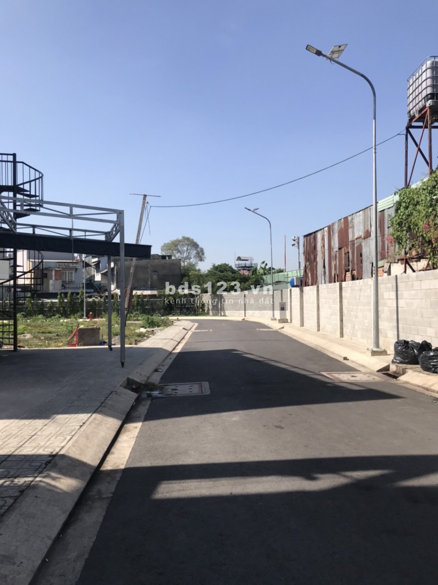Bán đất Phạm Văn Đồng, dt 63m2 giá 5.3 tỷ