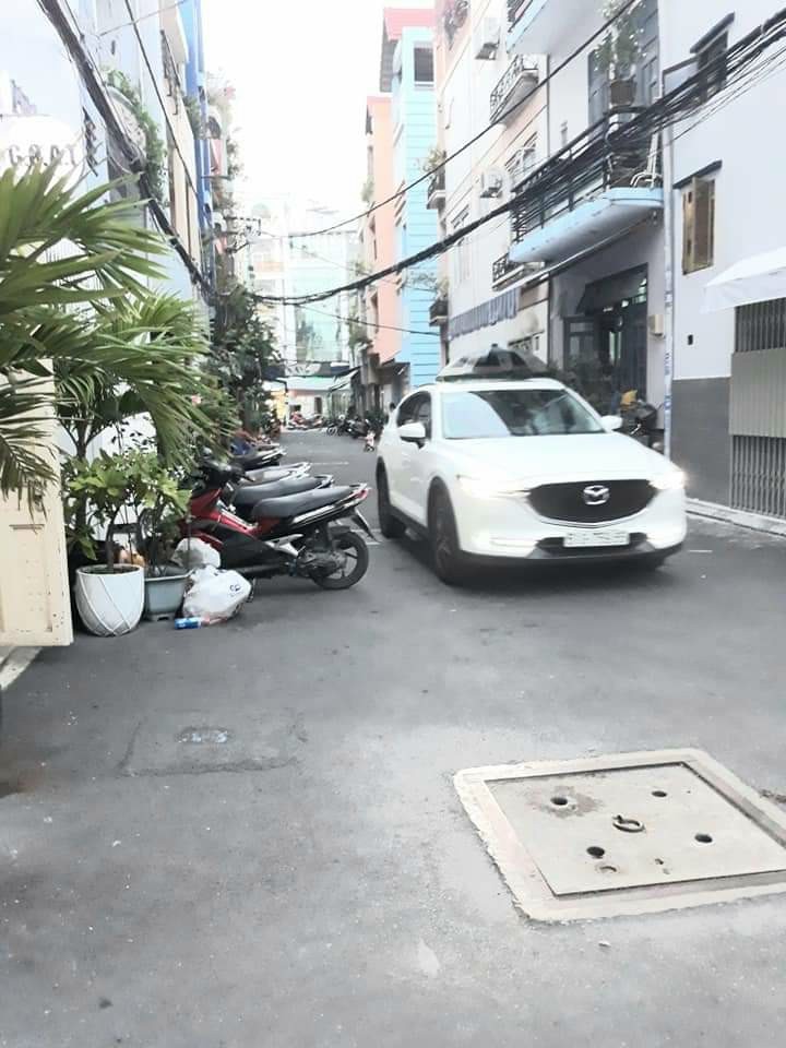 Nhà hẻm xe hơi 8m đường Huỳnh Văn Bánh, P.12, Phú Nhuận, diện tích 3,5x 12m, giá 10,6 tỷ.