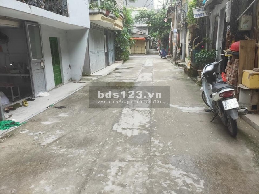NHÀ TAM TRINH 4 TẦNG CÁCH 30 M RA PHỐ