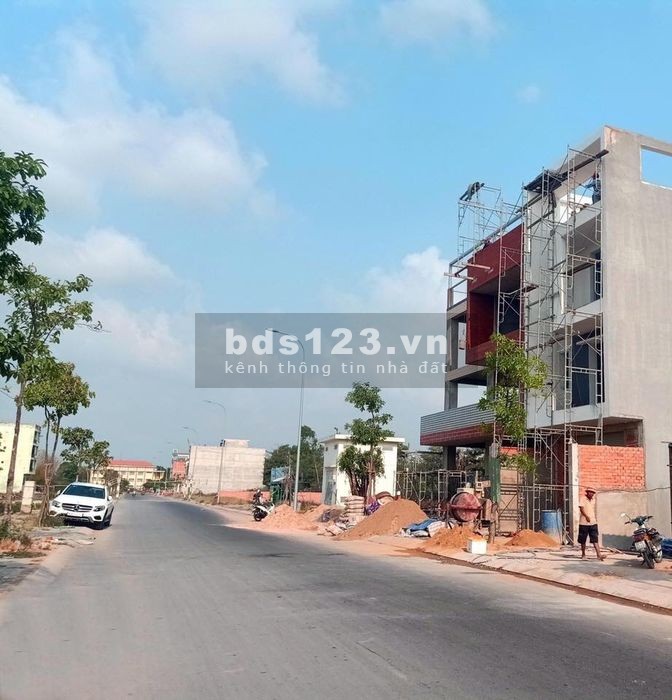 TÔI CHÍNH CHỦ CẦN BÁN 200m2 ĐẤT THỔ CƯ NẰM TRÊN MẶT TIỀN ĐƯỜNG SỐ 7 QUẬN BÌNH TÂN .TPHCM