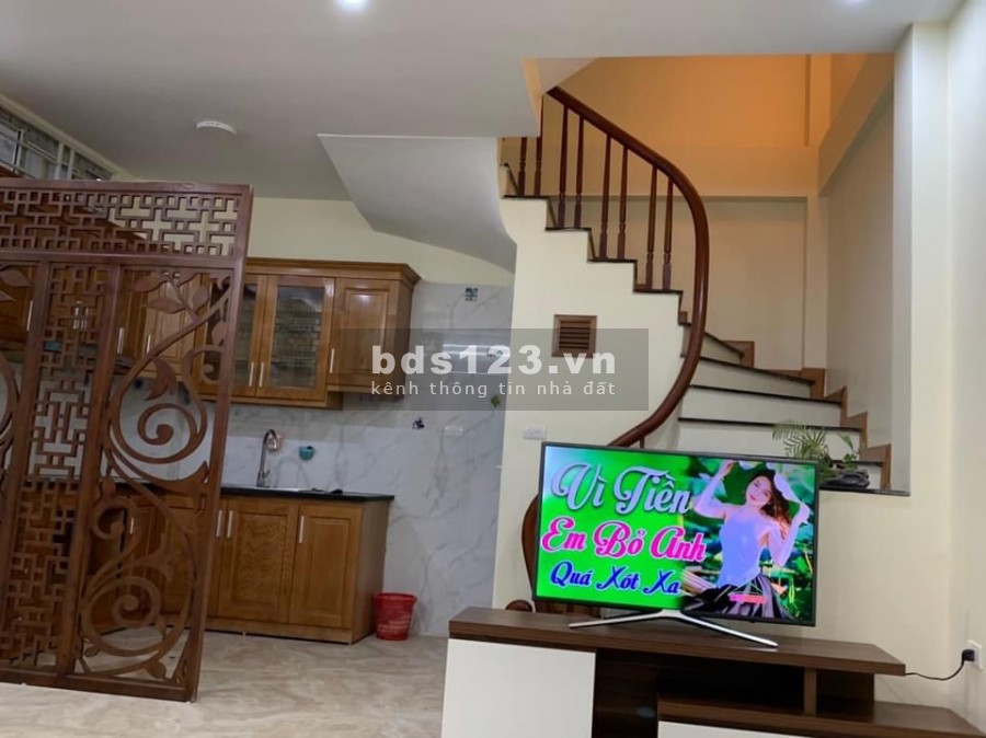 Bán Nhà Phố Tôn Đức Thắng, Quận Đống Đa, Cực Hiếm Tầm Tiền, Giá 4tỷ, 5Tầng x45m2, Chỉ việc dọn về ở.