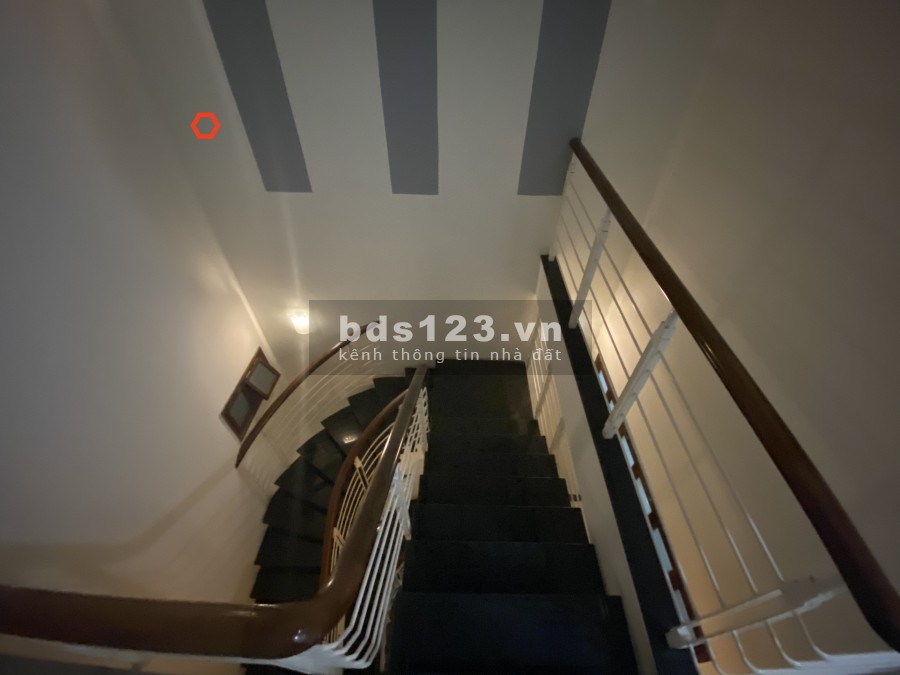 Mặt tiền D2 4x20m, trệt, 3lầu. 5pn, 5wc. 35tr