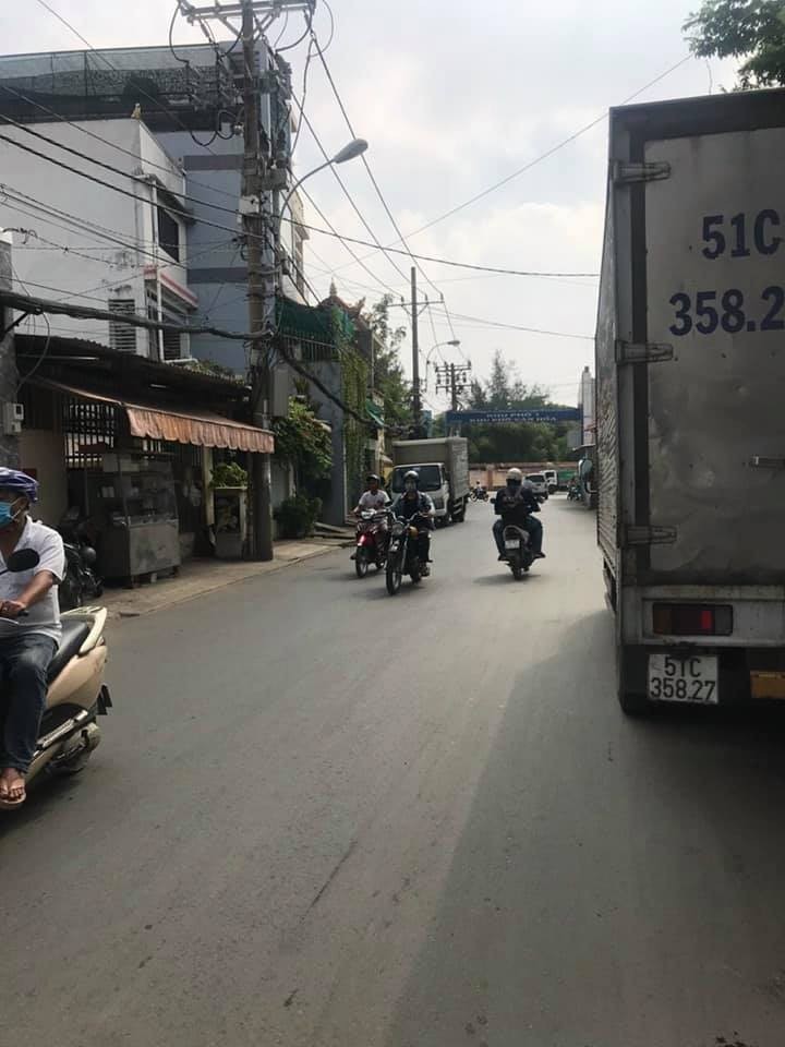 Bán nhà 2 tầng mặt tiền kinh doanh Lương Minh Nguyệt 4.5x20m. Giá chính chủ 9.3 tỷ