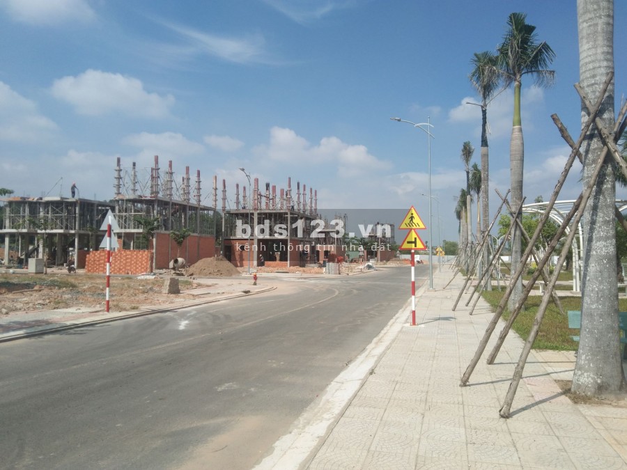 CHIA TÀI SẢN BÁN GẤP (9X20M) CÁCH ĐẠI HỌC QUỐC TẾ MIỀN ĐÔNG 2KM. LH 0397.064.361