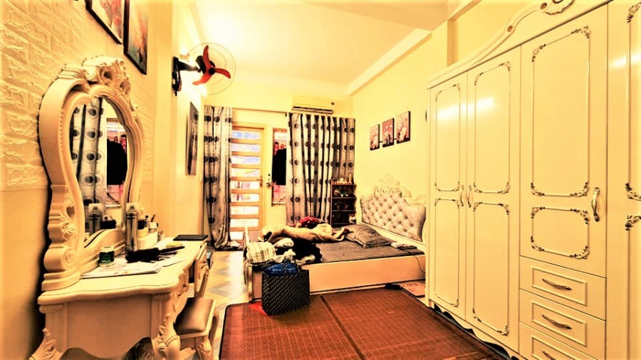 Nhỉnh 3 tỷ 5 có 240m2 nhà đẹp Định Công, oto, kinh doanh, thông tứ tung