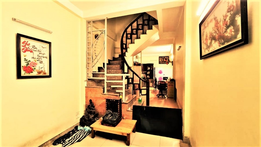 Nhỉnh 3 tỷ 5 có 240m2 nhà đẹp Định Công, oto, kinh doanh, thông tứ tung