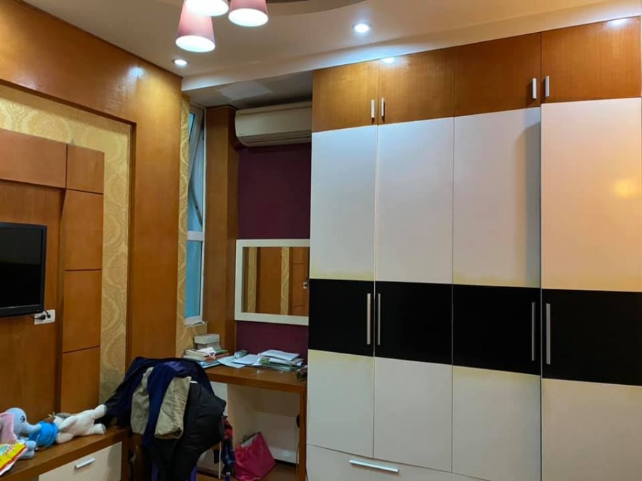 Siêu Hiếm Nguyễn Đổng Chi 42m2 5 tầng mt 6m ngõ ba gác chỉ 3tyxxx