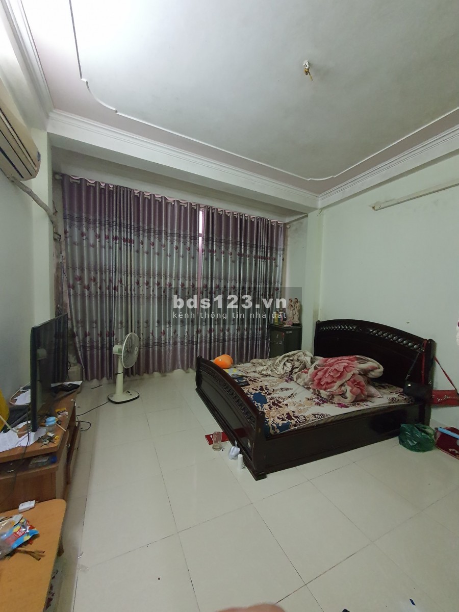 Chính chủ bán gấp nhà Trần Khát Trân 65m2 – 5 tầng – Sân rộng, ngõ Ba gác –Hơn 3 tỷ