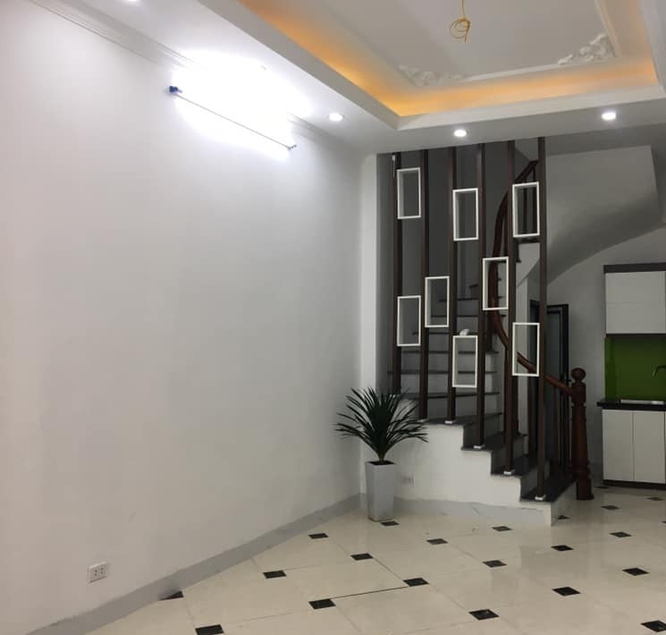 Bán nhà Hoàng Mai, cách mặt phố Hoàng Mai 40m, 47m2 x 5 tầng x Nhỉnh 3 tỷ LH 0944267031