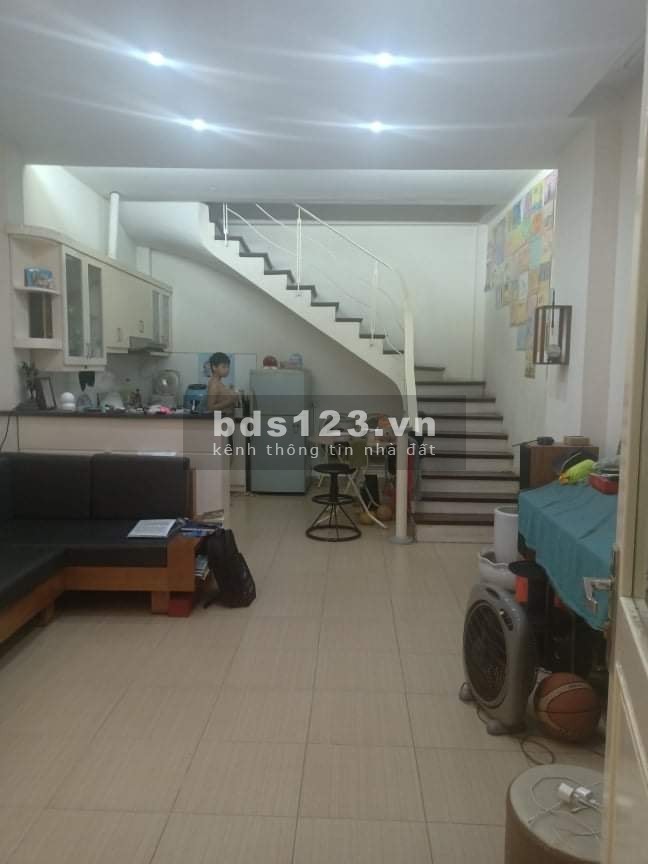 Chính chủ bán gấp nhà Trần Khát Trân 65m2 – 5 tầng – Sân rộng, ngõ Ba gác –Hơn 3 tỷ