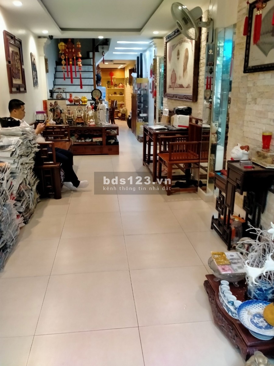 CỔNG ĐỤC PHỐ CỔ Ô TÔ VÀO NHÀ GẦN HỒ GƯƠM NHỈNH 12 TỶ