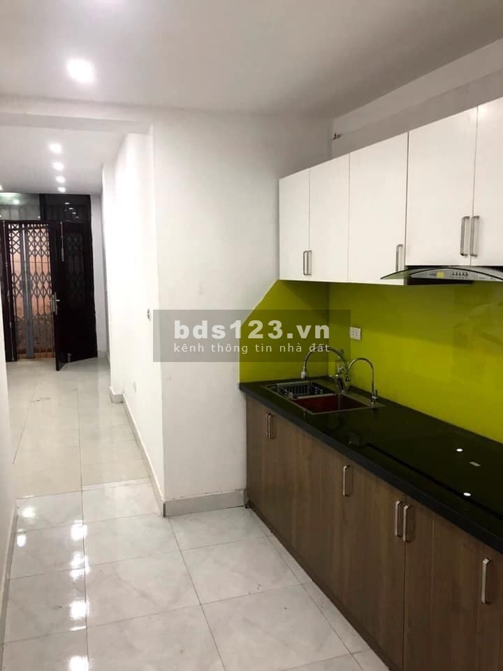 Bán nhà 32m2 4 Tầng SĐCC Cách 30m ra mặt Đường Tam Trinh Giá 2.4 tỷ