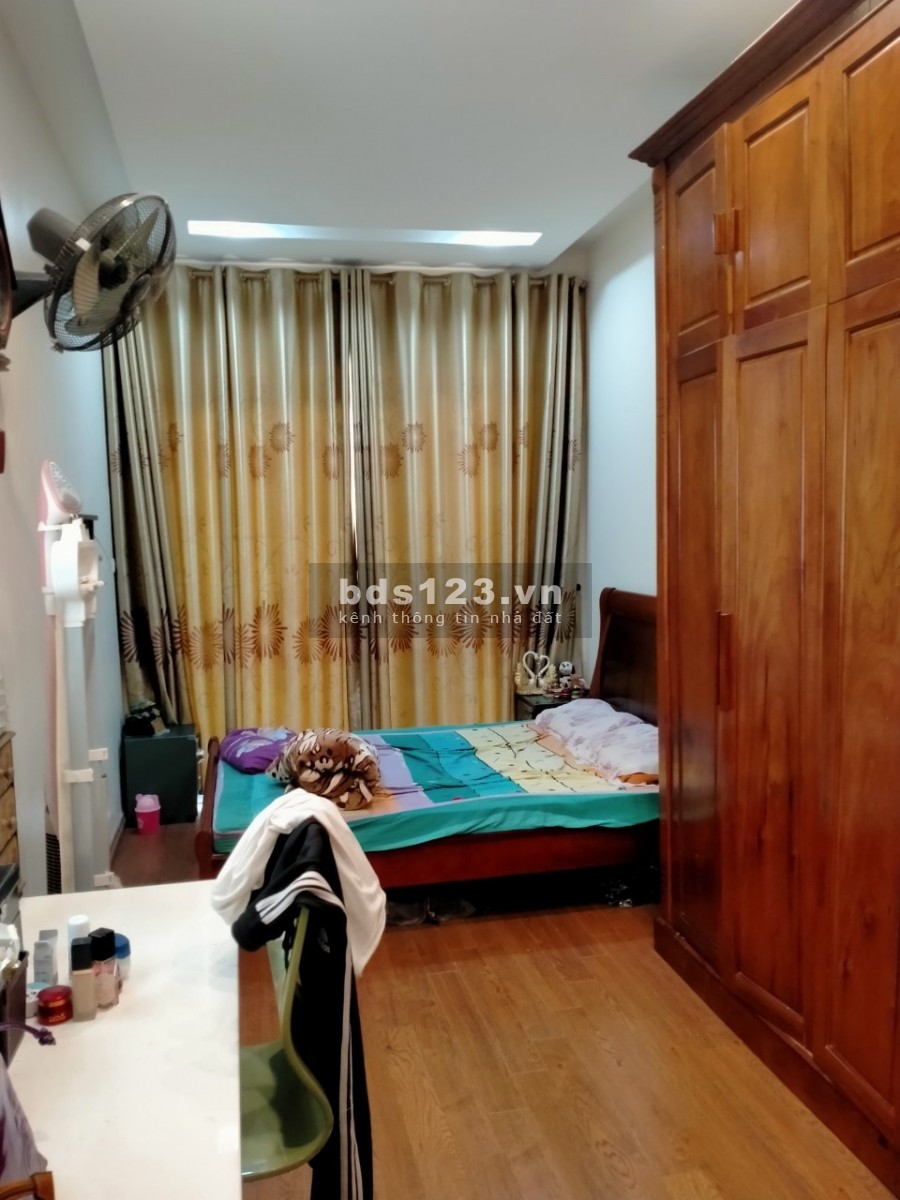 CỔNG ĐỤC PHỐ CỔ Ô TÔ VÀO NHÀ GẦN HỒ GƯƠM NHỈNH 12 TỶ