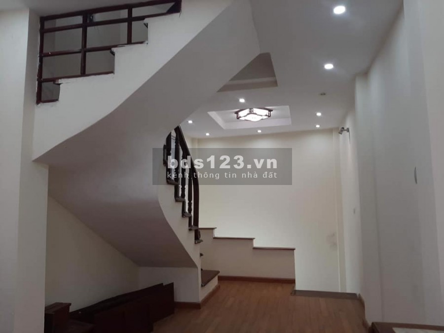 NHÀ NGÕ NÔNG NGAY ĐẦU PHỐ KIM MÃ, GẦN TTTM, CHỢ, TRƯỜNG HỌC 3,35 TỶ
