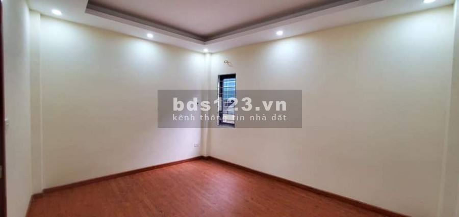 Bán nhà 40m2 4.5 Tầng, SĐCC Phố Nam Dư Giá 3.1 tỷ