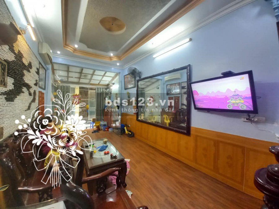 BÁN NHÀ KIM GIANG 4.65 TỶ OTO ĐỖ CỬA, TẶNG FULL NỘI THẤT