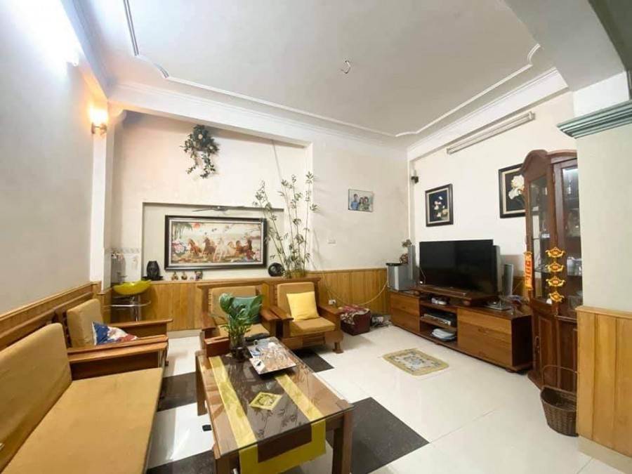 Nhà đẹp Phân lô Nở hậu Vương Thừa Vũ DT 50m2, MT 4.2m, Giá 3.99 tỷ. LH 0967469345
