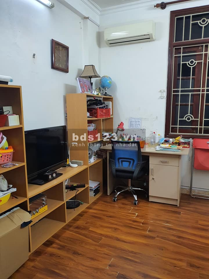 Bán nhà nhỏ tiền, Đội Cấn, Ba Đình, dt 23m2*5 tầng, MT 3,8m giá 2.45 tỷ