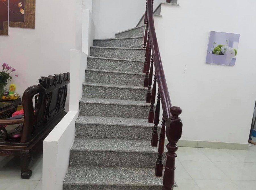 Hơn 3 tỷ phố Phúc Tân Hoàn Kiếm, dt 48m, 3 tầng, mt 5m,