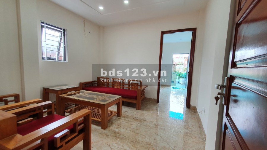 OTO VÀO NHÀ THANG MÁY LÊN ĐỈNH BÁN NHÀ ĐƯỜNG LẠC LONG QUÂN