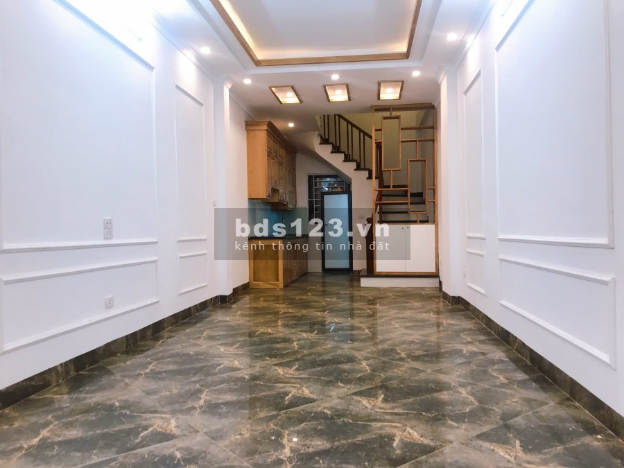 NHÀ MỚI Ở LUÔN HOÀNG MAI 35M2 x 5 TẦNG, MT 4.6M Ô TÔ 20M GIÁ 2.6 TỶ
