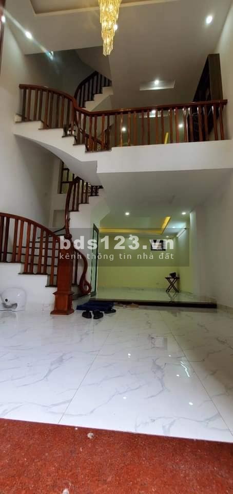 Bán nhà 40m2 4.5 Tầng, SĐCC Phố Nam Dư Giá 3.1 tỷ