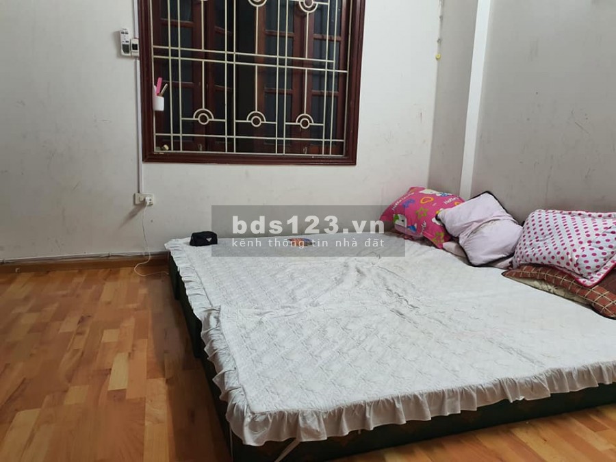 Bán nhà nhỏ tiền, Đội Cấn, Ba Đình, dt 23m2*5 tầng, MT 3,8m giá 2.45 tỷ