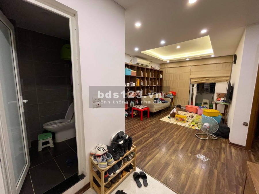 Cho thuê chung cư N03 ngõ 84 Chùa Láng 2 ngủ full đồ 12 triệu/tháng. Lh 0377983070