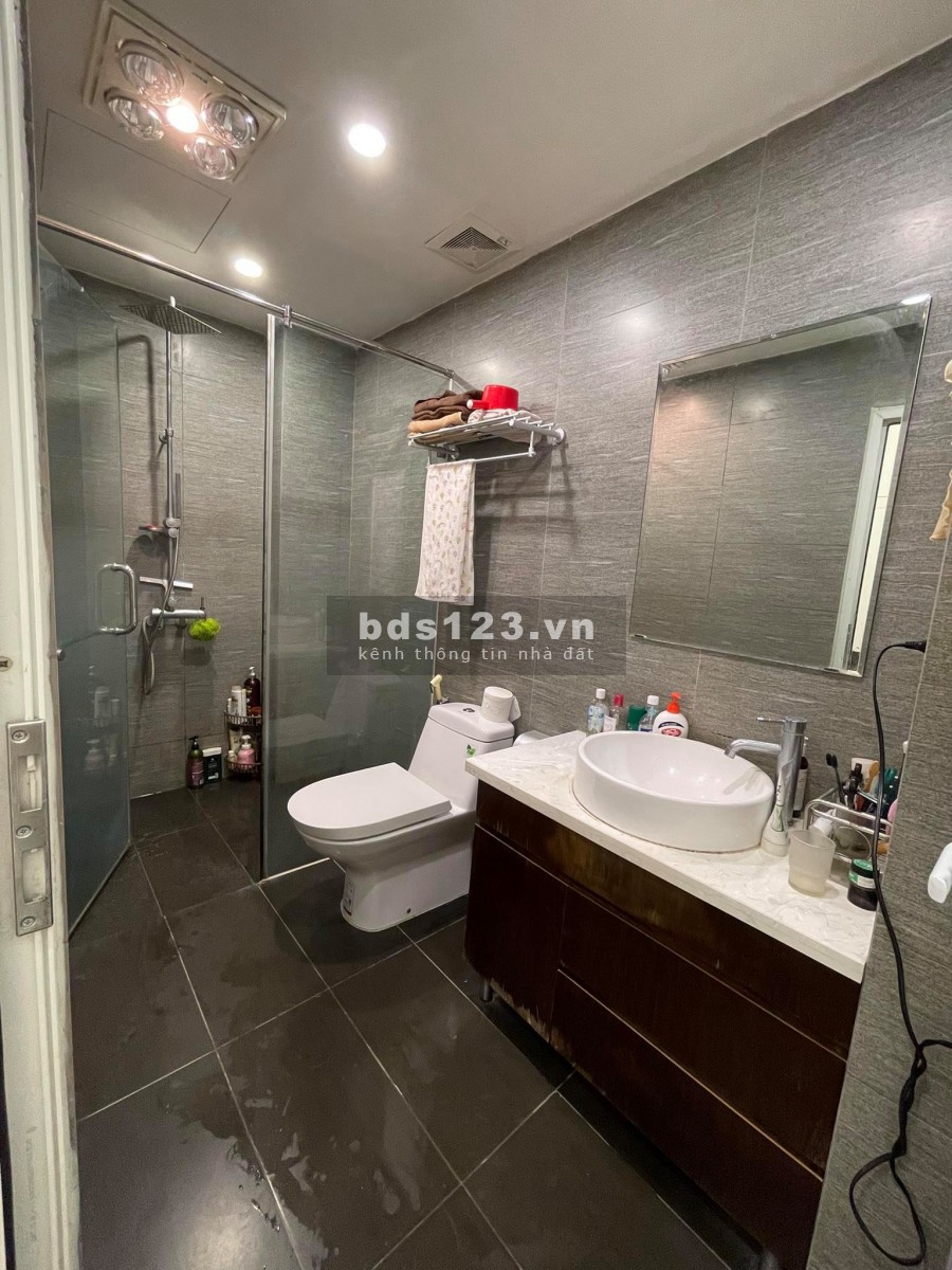Cho thuê chung cư N03 ngõ 84 Chùa Láng 2 ngủ full đồ 12 triệu/tháng. Lh 0377983070