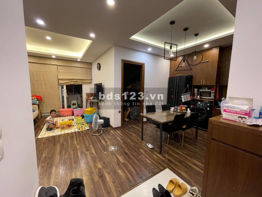 Cho thuê chung cư N03 ngõ 84 Chùa Láng 2 ngủ full đồ 12 triệu/tháng. Lh 0377983070