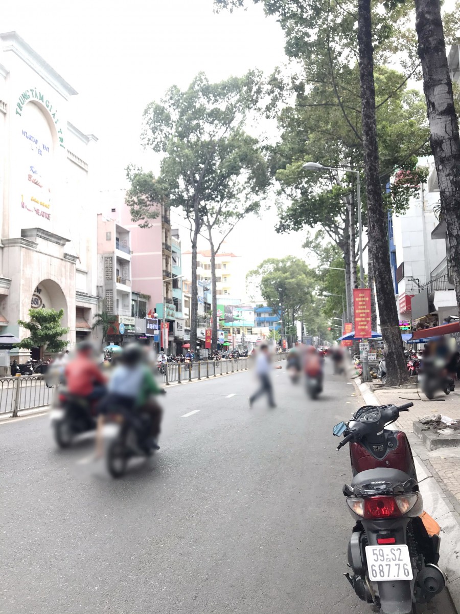 Nhà 2 lầu đúc BTCT mặt tiền giáp Q1 đường Trần Hưng Đạo P1 Q5