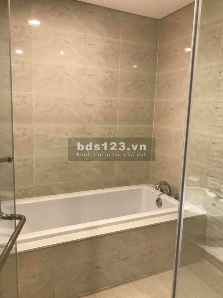 Cho thuê căn hộ CC ROYAL CITY 2Pn 112m2 Đồ Cơ Bản. Giá: 17 Tr/Tháng
