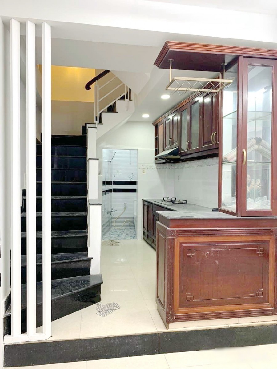 Bán nhà 2.8*10m, lửng, lầu, Hẻm 136 Nguyễn Thị Tần P2Q8