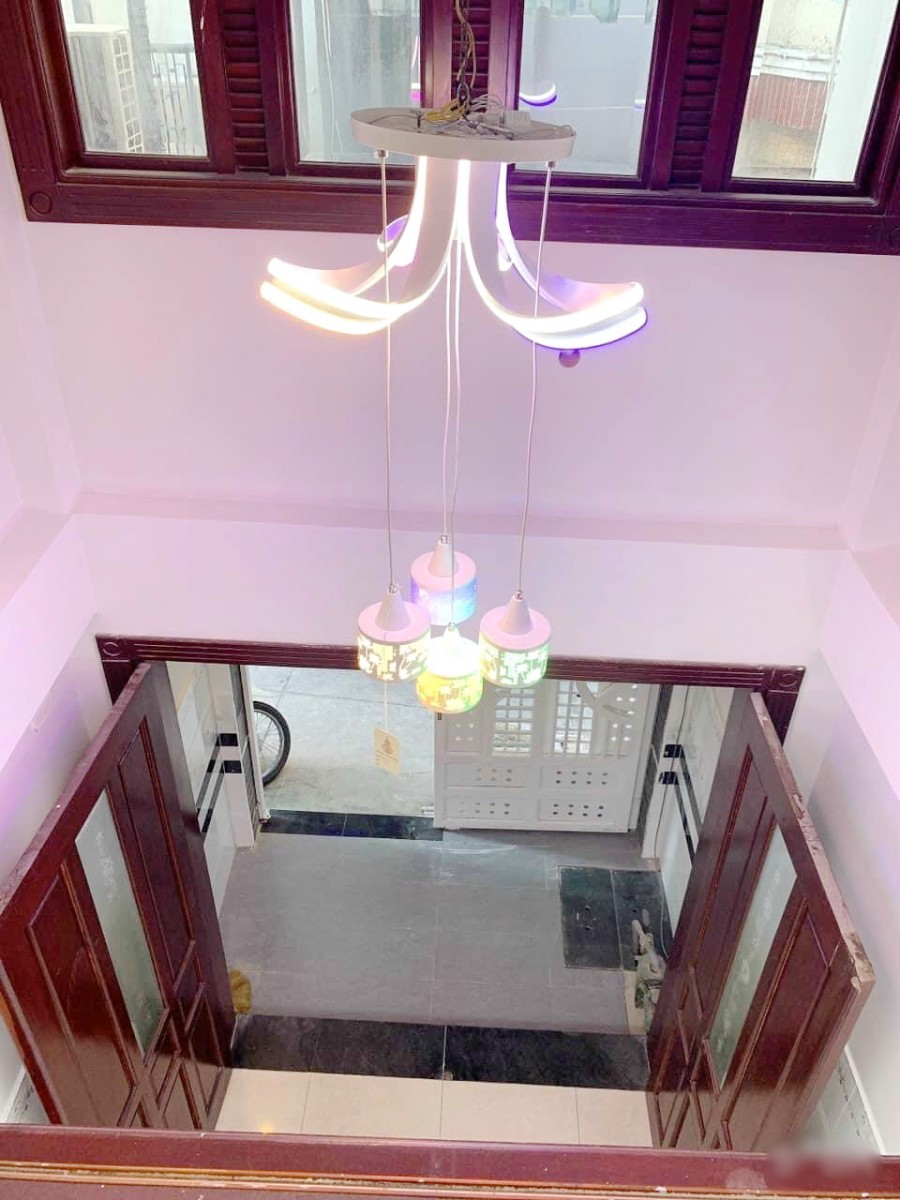 Bán nhà 2.8*10m, lửng, lầu, Hẻm 136 Nguyễn Thị Tần P2Q8