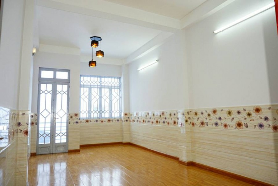 Bán gấp nhà mặt tiền Lũy Bán Bích 4x20m xây 2 tầng kiên cố. Giá chỉ 9.3 tỷ TL
