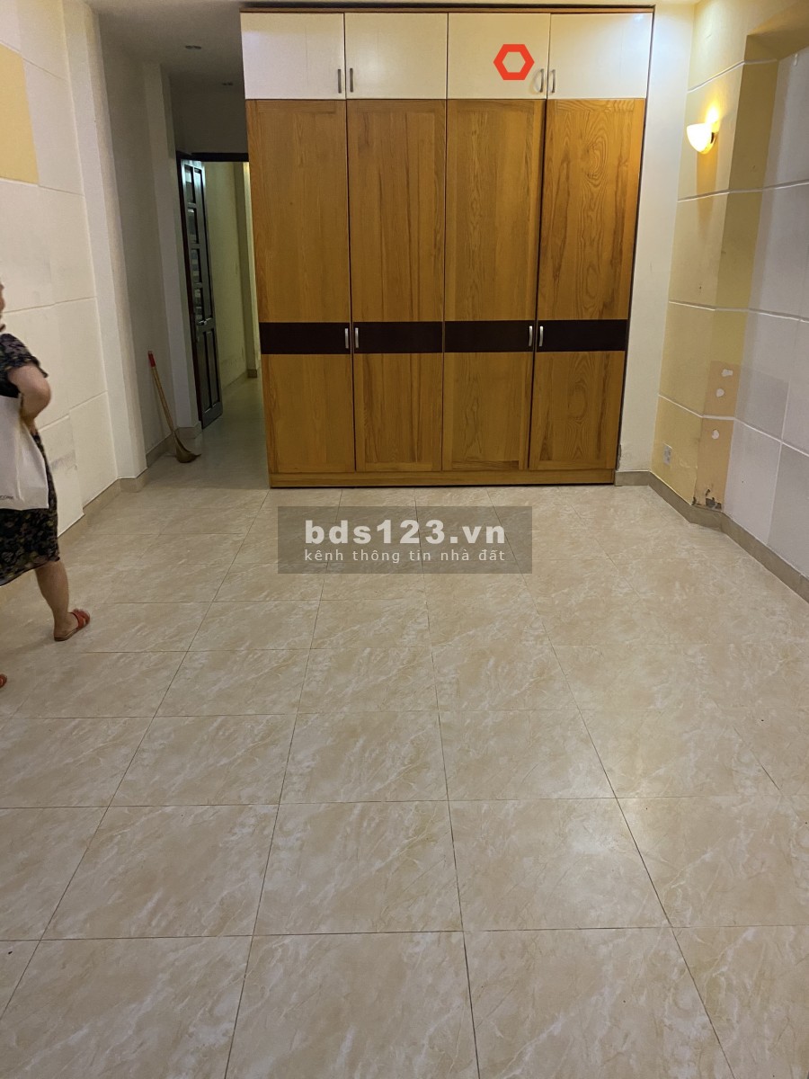 Mặt tiền D2 4x20m, trệt, 3lầu. 5pn, 5wc. 35tr