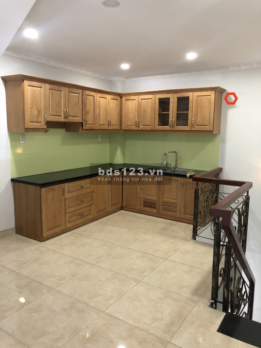 HXH D1 4.3x11m trệt, lửng, 3lầu. 4p, 5wc. Chỉ 23tr.