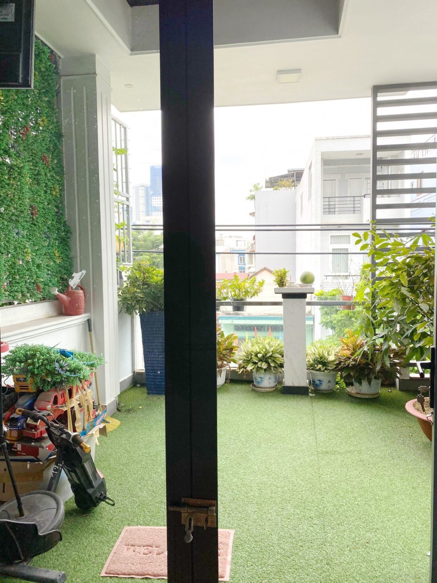Nhà 2 lầu mặt tiền Âu Dương Lân P2Q8_vỉa hè 4m