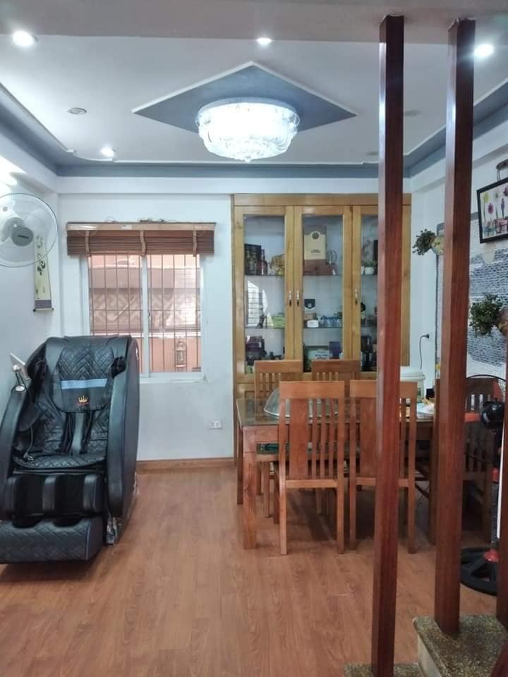 Bán nhà Thanh Liệt 40m 6 tầng ô tô vào nhà, liền kề CV Chu Văn An, 10m ra phố, chỉ hơn 4 tỷ
