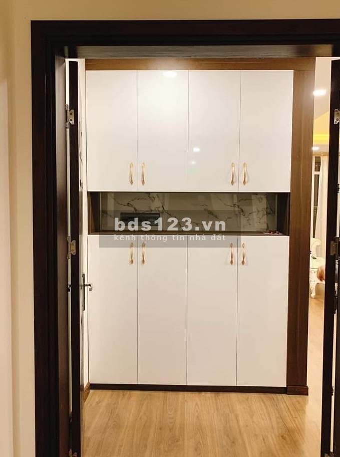 Em đang có khoảng gần 10 căn hộ dự án Gold Mark – 136 Hồ Tùng Mậu, giá thuê siêu rẻ, ưu tiên khách vào sớm.