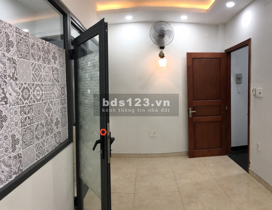 HXH D1 4.3x11m trệt, lửng, 3lầu. 4p, 5wc. Chỉ 23tr.
