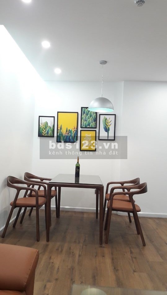 Em đang có khoảng gần 10 căn hộ dự án Gold Mark – 136 Hồ Tùng Mậu, giá thuê siêu rẻ, ưu tiên khách vào sớm.